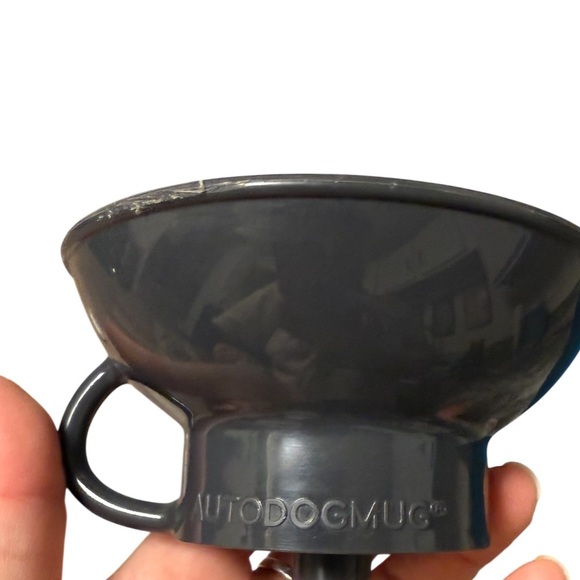 Highwave AutoDogMug Growler 44oz Blue | Portable Dog Water Bottle - Picture 4 of 9